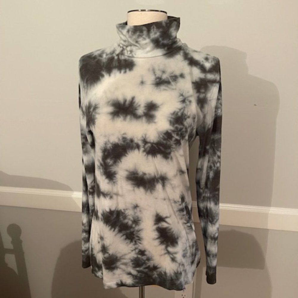 PINK Thin Tye Dye Turtleneck